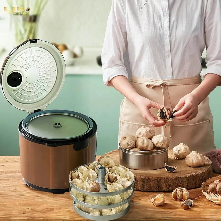 Cho tỏi trắng vào nồi đa năng và tiến hành ủ