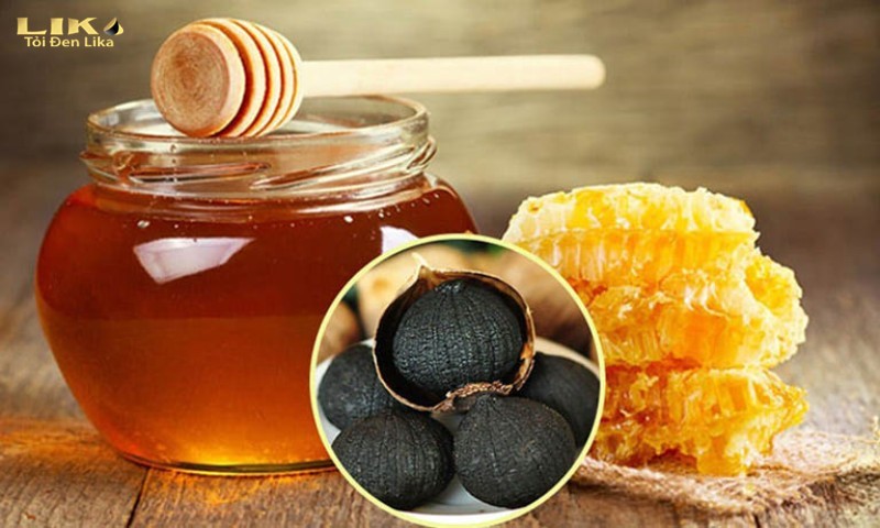 Tỏi đen đem ngâm cùng với mật ong